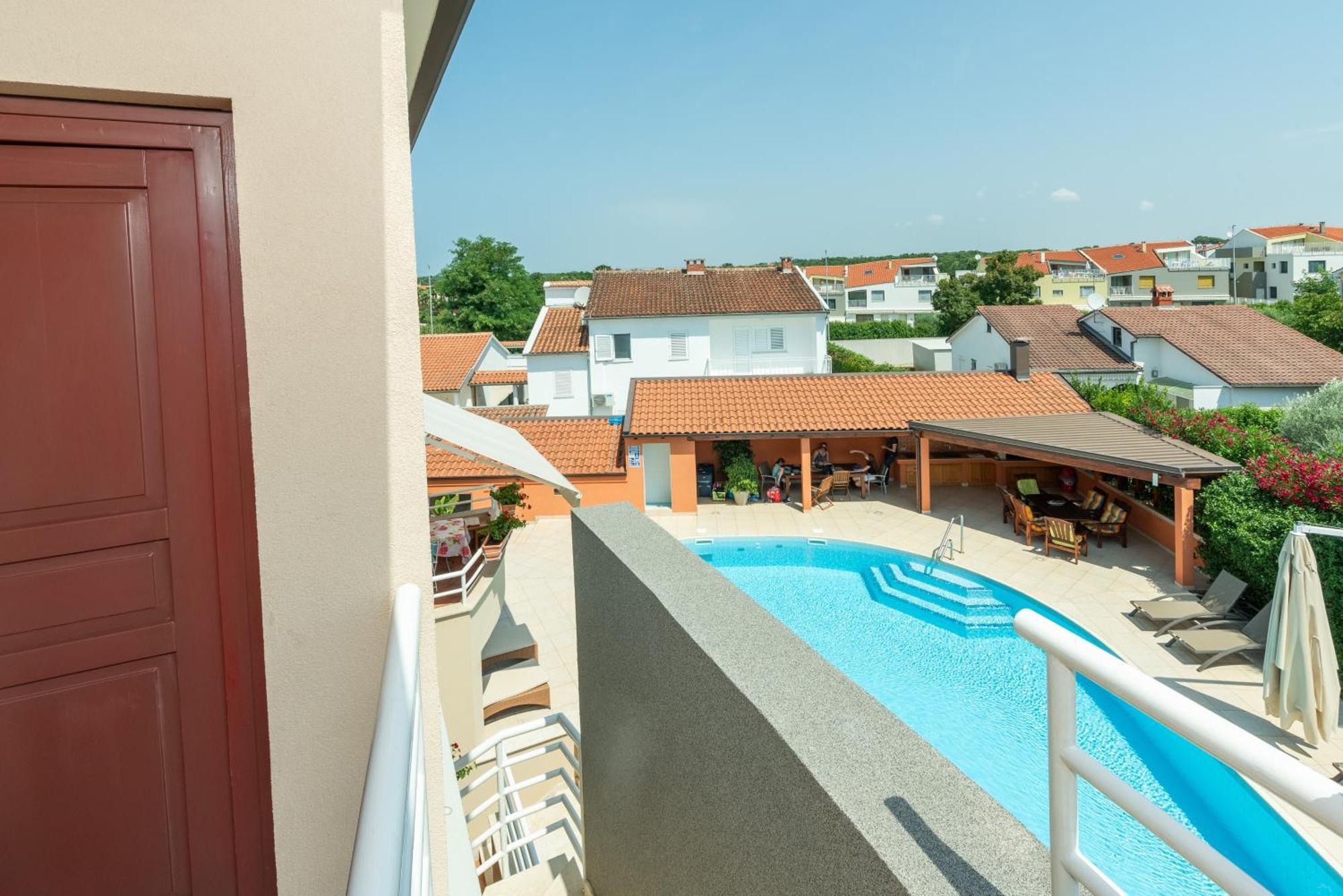 Complex Irena With Pool